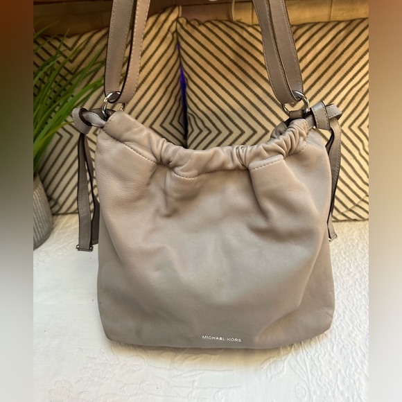 Michael Kors Gray Drawstring Crossbody/Shoulder Bag - Picture 12 of 13
